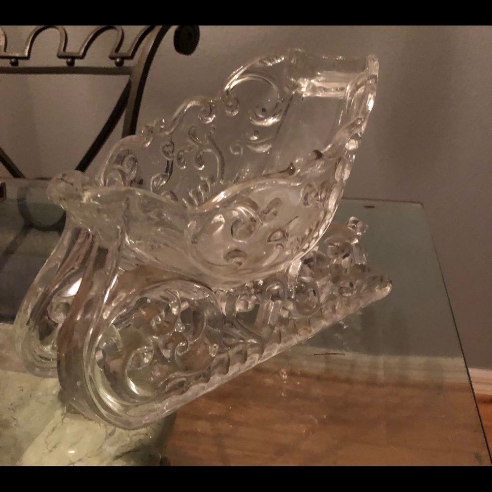Glass sleigh